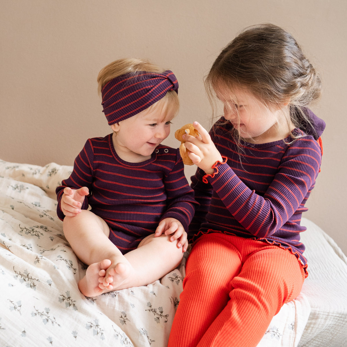 Bergen-frill – Blackberry Red Stripes