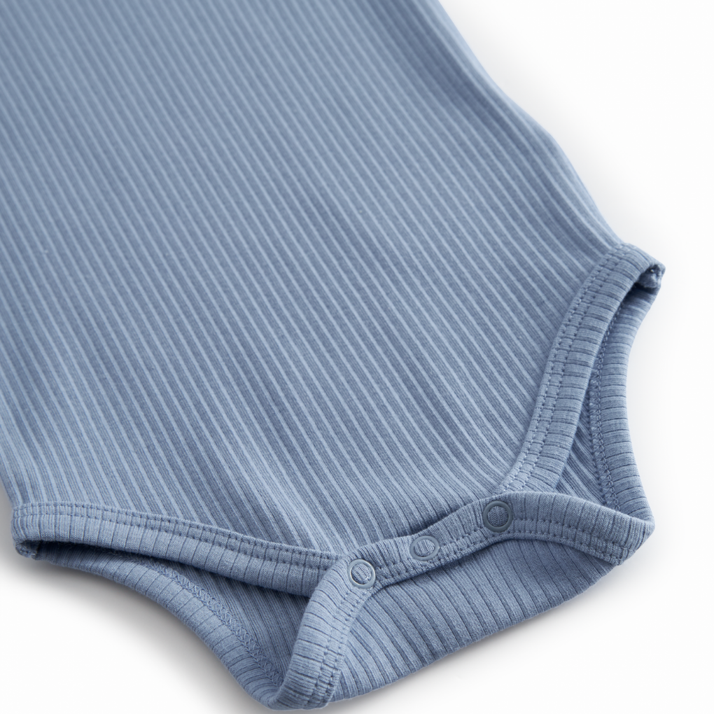 Kurzarm-Body Blue Iris