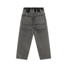 Lade das Bild in den Galerie-Viewer, No Sweat Pants medium washed grey
