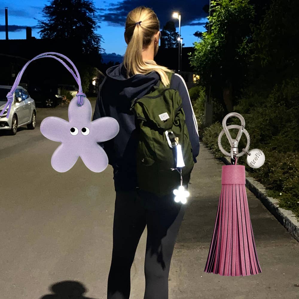 Reflektor mit lila Blumen in weicher Form