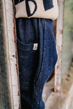 Lade das Bild in den Galerie-Viewer, DENIM HOSE
