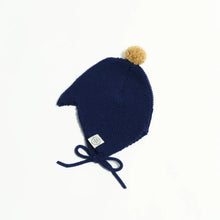 Lade das Bild in den Galerie-Viewer, MERINO HAT ASTA &amp; AUGUST POWDER
