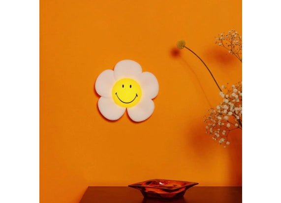Smiley Daisy Day Light