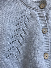 Lade das Bild in den Galerie-Viewer, STRICKJACKE LUISA

