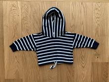 Lade das Bild in den Galerie-Viewer, MARITIMER HOODIE GRÖSSE 74
