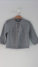Lade das Bild in den Galerie-Viewer, STRICKJACKE LUISA
