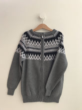 Lade das Bild in den Galerie-Viewer, STRICKJACKE MAURIN
