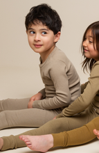 Lade das Bild in den Galerie-Viewer, SANDSTONE ROMPER/PYJAMA

