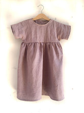 Lade das Bild in den Galerie-Viewer, LEINENKLEID
