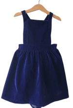 Lade das Bild in den Galerie-Viewer, SAMTKLEID LARA
